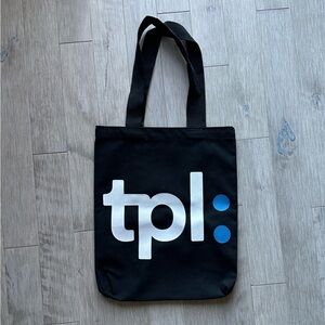 Tpl: Black Tote Bag Freedom to read 'em